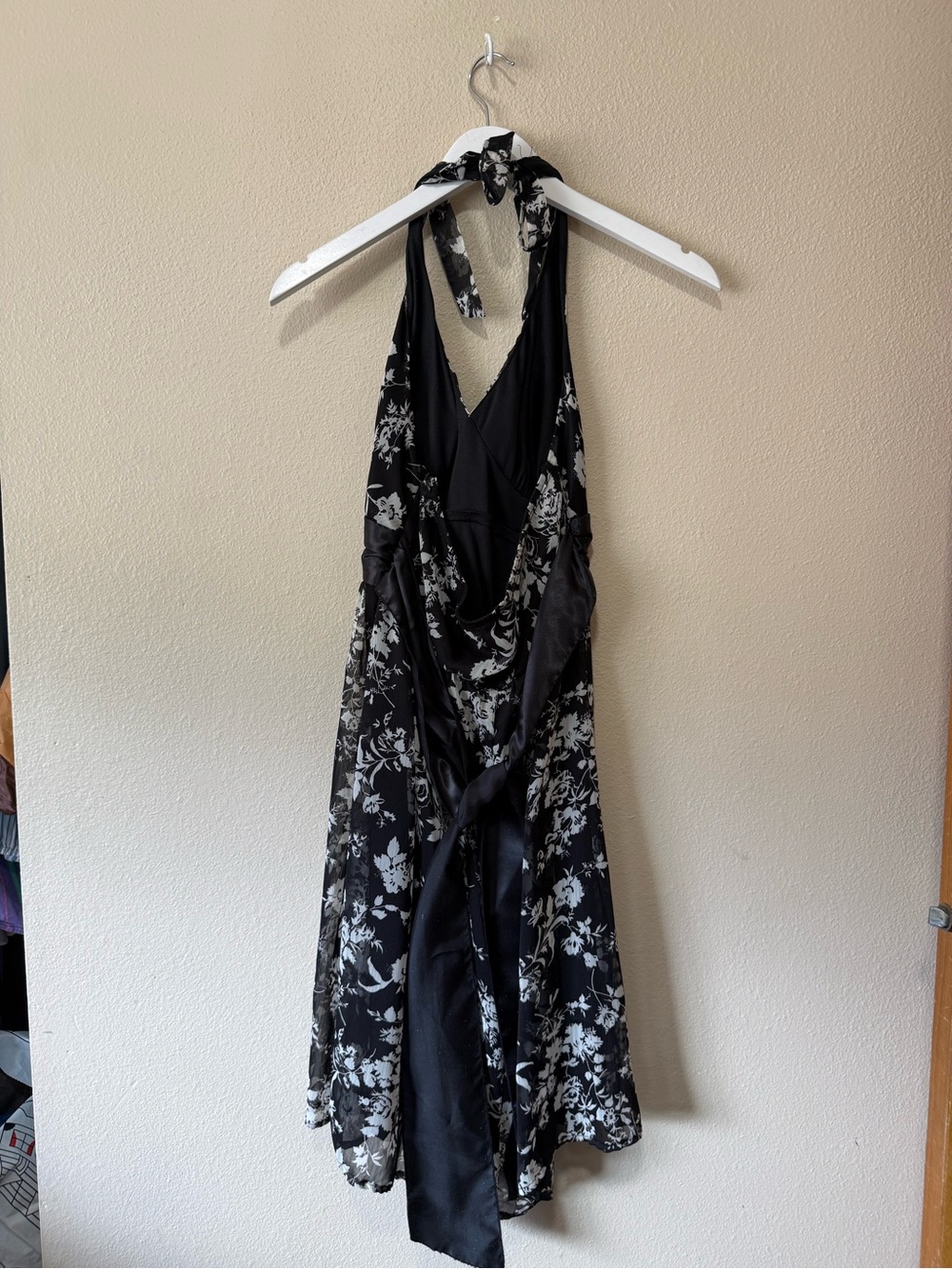 Papaya Black Floral Halter Dress - Picture 2 of 3